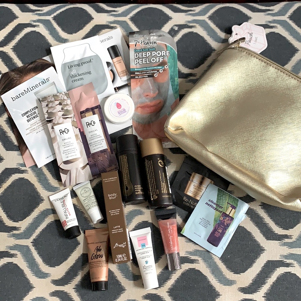 Make-up Samples with Bag